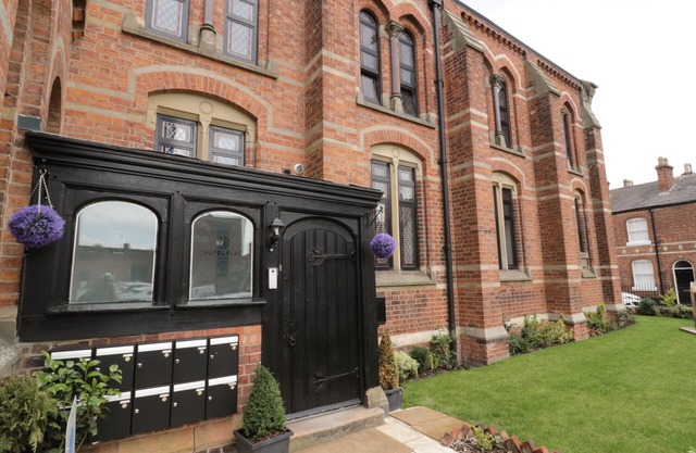 1 Chapel Place
