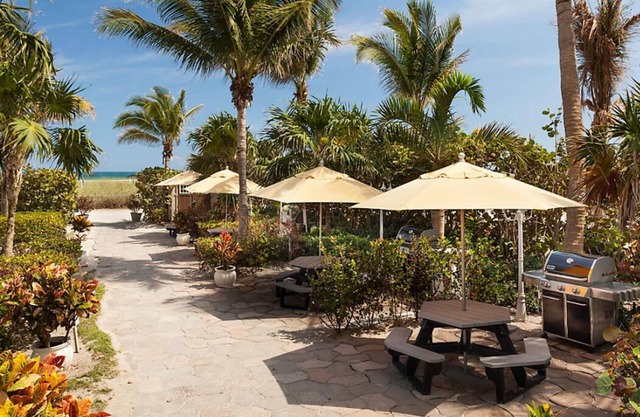 1 wk Oceanfront retreat for 4 @ Solara Surfside Resort w/Kitchen - Near Miami