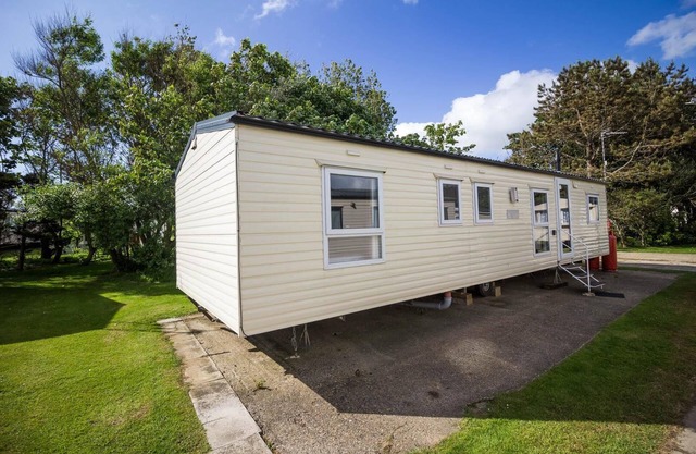 10 berth caravan for hire near Great Yarmouth at Broadland Sands ref 20260BS