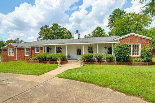10 Mi to Lake Palestine South Tyler Location!