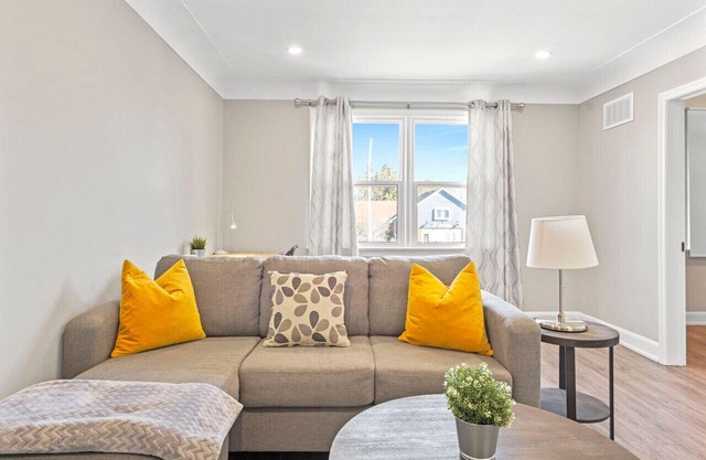 10 min walk to DT, stylish, free parking | IOB2