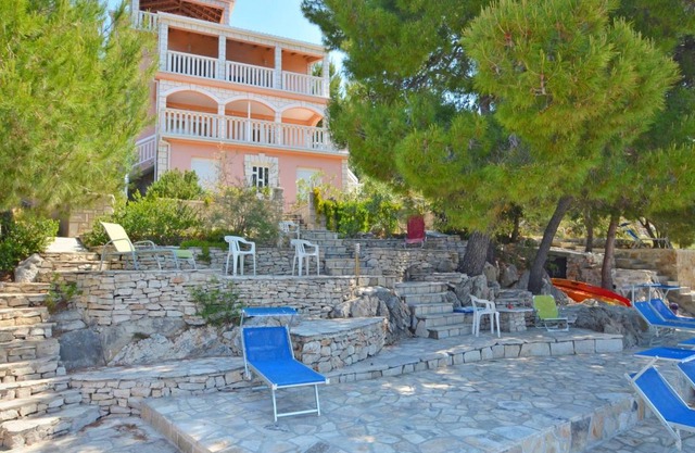 Apartments Dinko 