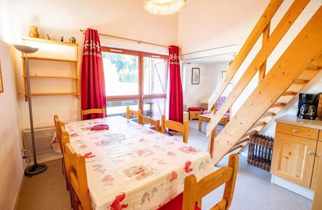 100m from ski slopes, 2nd floor, balcony, parking, tv, ski locker, 47m², La Norma