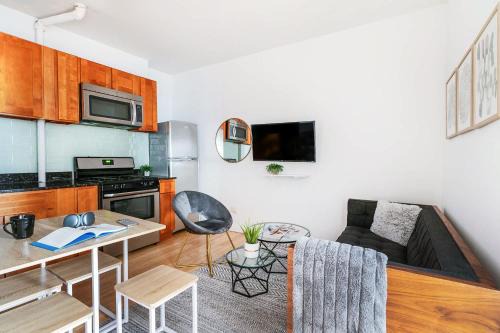 102-1A Best Value 2BR Apt Near Central Park