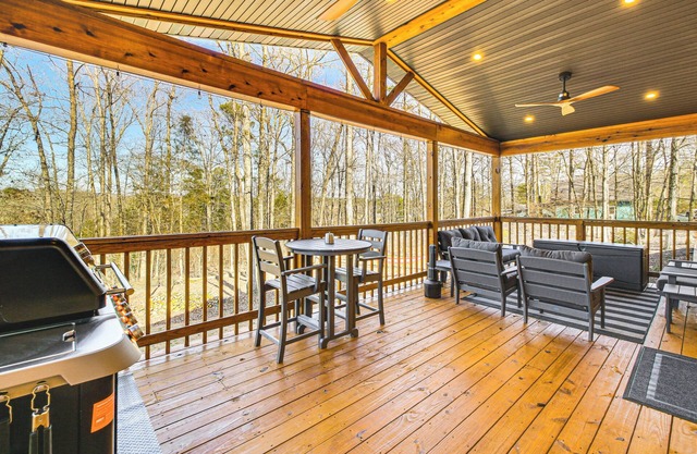 11 Mi to Marina on Lake Hamilton: Cabin Getaway
