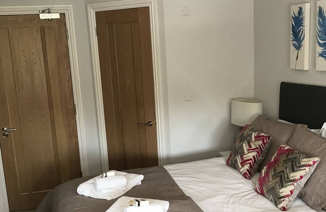 12 Helena House serviced apartment readings