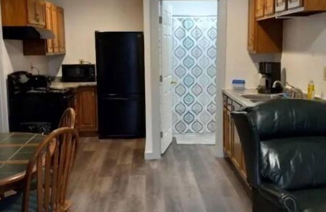 12 minutes to PSU - 1st Floor Apartment