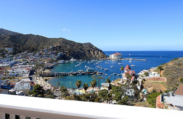 123UT Lower: Harbor Views + 3 Bd + 2 Bath + GOLF CART - 123 Upper Terrace Lower