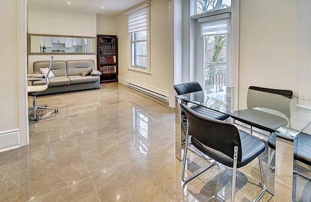 #13 · Luxury Business suite! Outremont