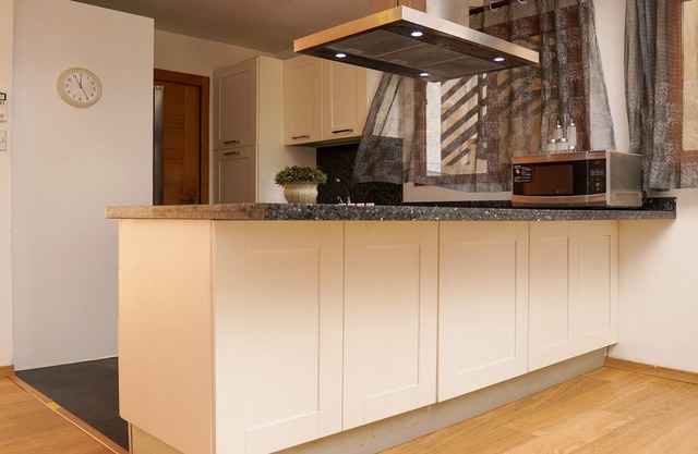 14.Comfortable 2 bedroom apartment, first level