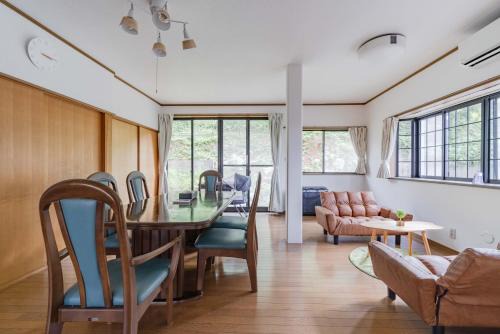 15 people can stay in a house