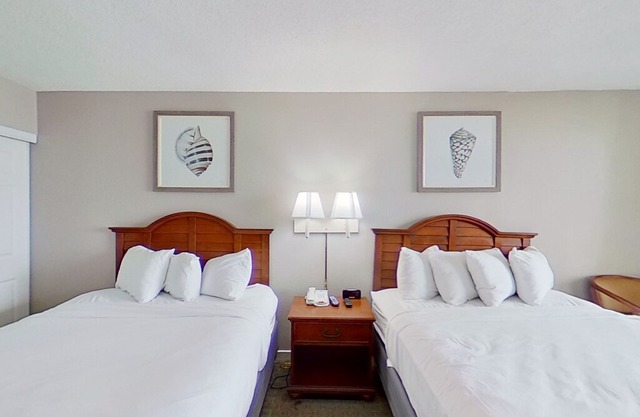 15th Floor Ocean View, Dog-Friendly Studio w/ AC, WiFi, Shared Pool/Hot Tub