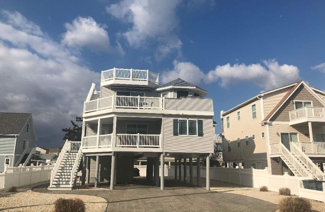 1700 for Chowderfest or Kite fest visit now booking! Special rate nice package