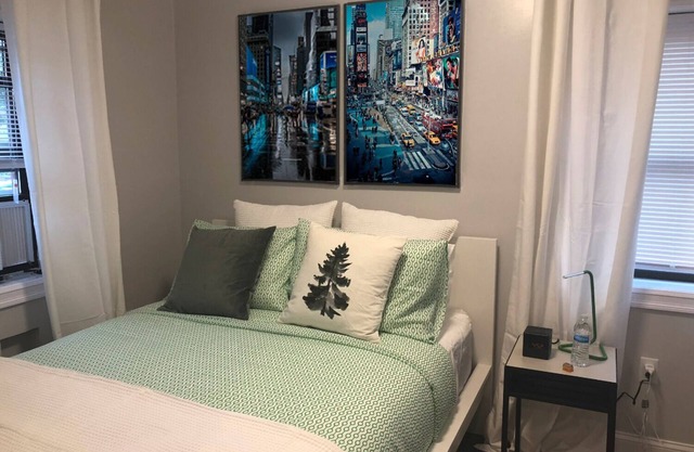 1807 2H · Comfortable 2bed Apt only 20min to NYC/Park Avail