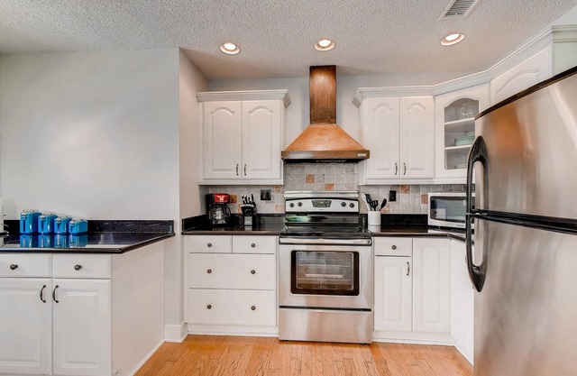19-3: Steps to Highland Beach, Pool, Private Patio