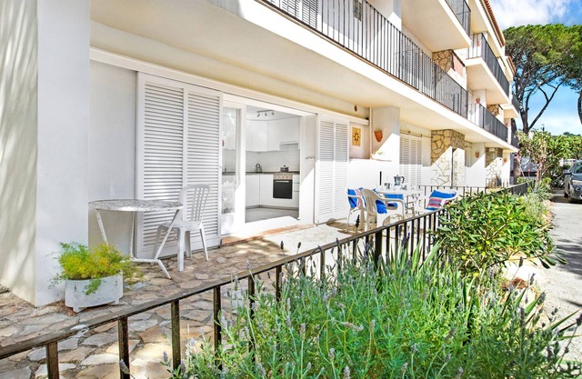 1ANC 13B - Basic 1 bedroom apartment located very close to the beach of Llafranc