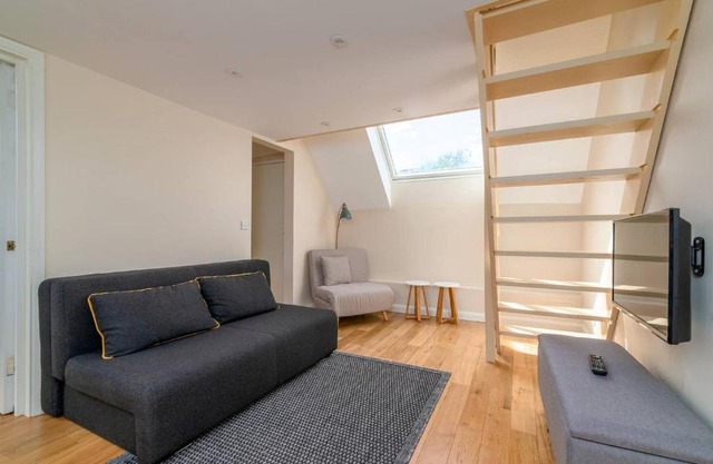 1BR Apt near River Thames by GuestReady