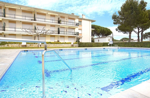 1CB N2 - 2 Bedrooms apartment in a very quiet area with garden and communal pool near the beach of Calella de Palafrugell