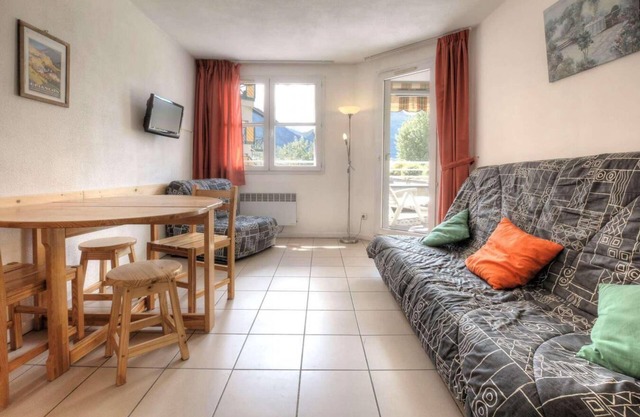 1st floor, view mountain, terrace, tv, ski locker, 28m², Serre Chevalier