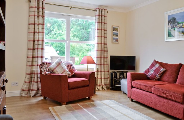 2 bedroom accommodation in Cairnbaan near Lochgilphead