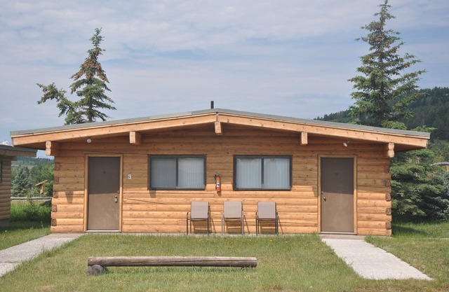 2 Bdrm/1 Bath Cabin With Full Kitchen and Amazing Teton Views