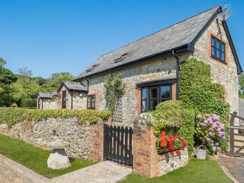 2 bed property in Godshill Isle of Wight IC149