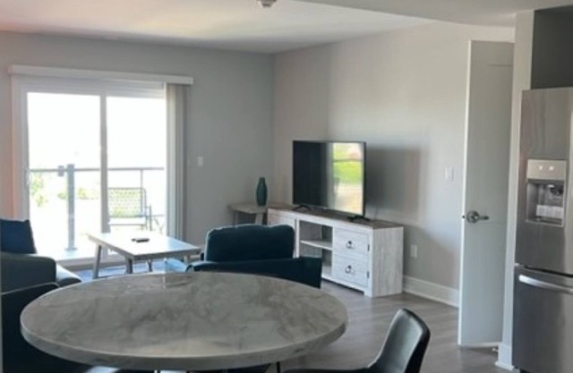 2 Bedroom, 2 bathroom condo on Canandaigua Lake