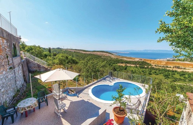 2 bedroom accommodation in Krasica