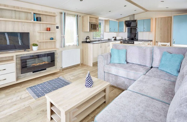 2 bedroom accommodation in Holywell Bay