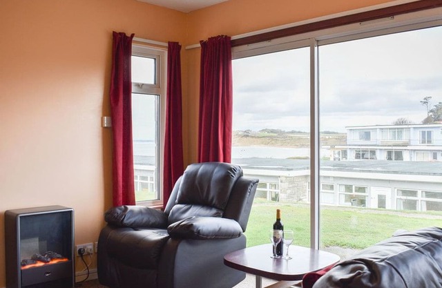 2 bedroom accommodation in Colwell Bay, near Freshwater