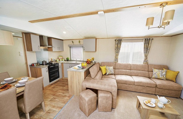 2 bedroom accommodation in Albury, Guildford