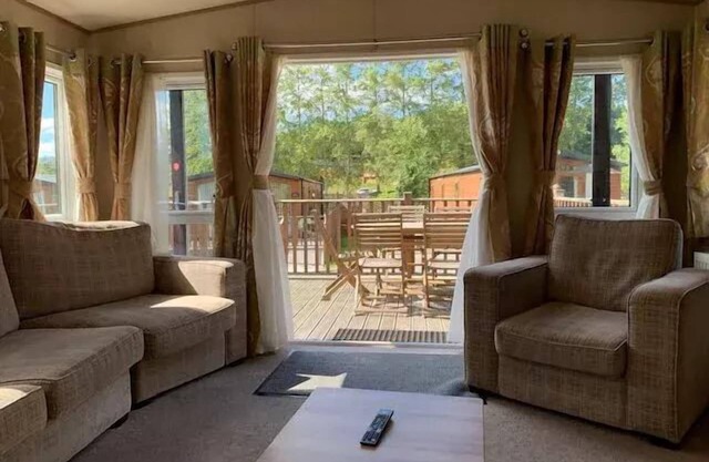 2 bedroom accommodation in Albury, Guildford