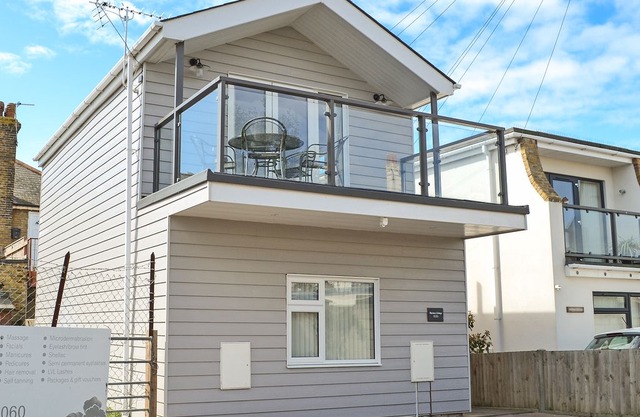 2 bedroom accommodation in Whitstable