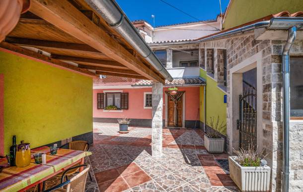 2 bedroom accommodation in Zminj
