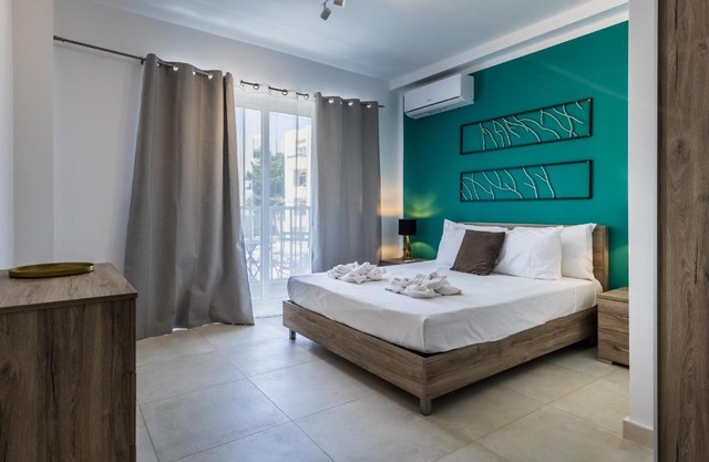 2 Bedroom Apartment with yard and bbq - by Solea