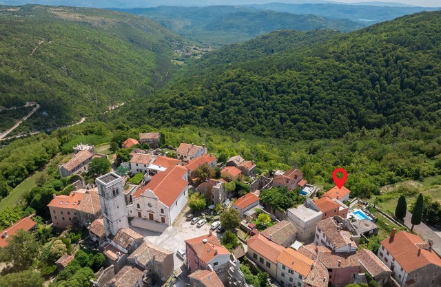 2 bedroom beautiful home in Oprtalj