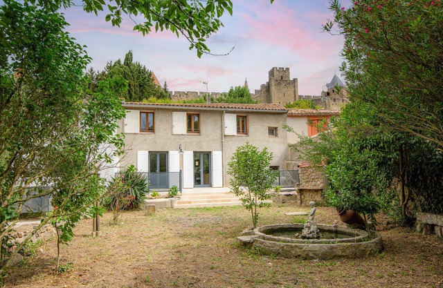 2-bedroom house at the foot of the city