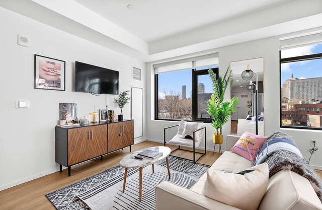 2 bedroom lux apt Boston