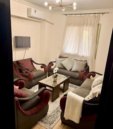 2 Bedroom Modern Flat at Zayed