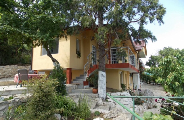 2 BR semi-detached Villa Sequoia 5p