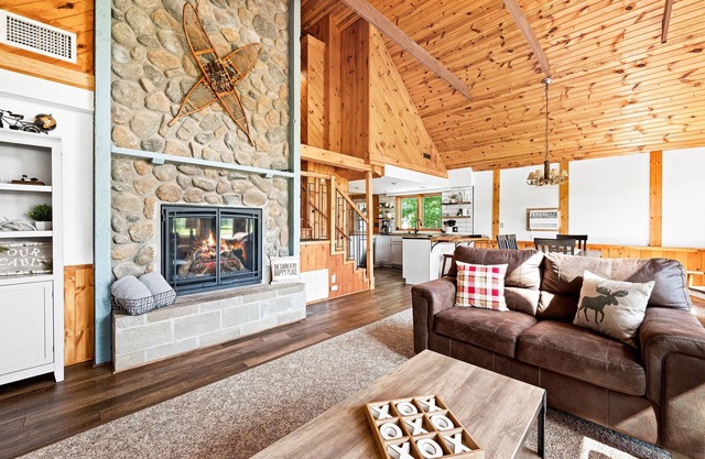 2 cozy, secluded cabins on beautiful waterfront acreage with epic game roomn