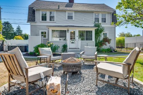 2 Mi to Beach Getaway with Hot Tub in Wells!