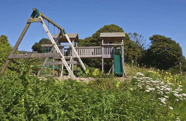 2 New Barn, Hillfield Village, Dartmouth