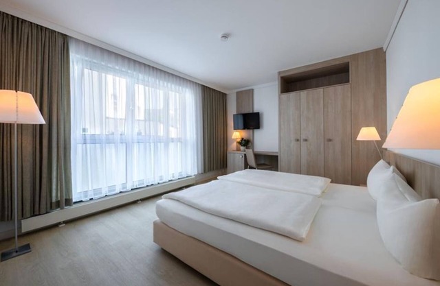 2-room app. (up to 3 pers.), bed & breakfast. - Michels Strandhotel Germania