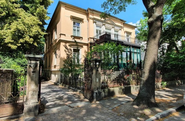 2-room flat in Dresden-Südvorstadt, raised ground floor, 1 double bed, diningroo