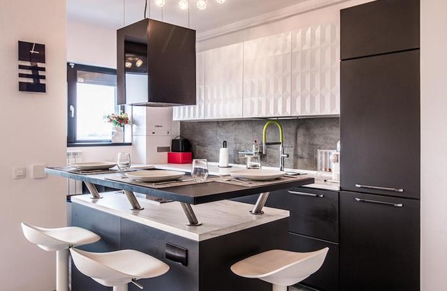 2-Room Penthouse Plaza Residence P1