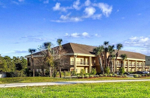 2-Star Hotel ∙ Quality Inn - Weeki Wachee