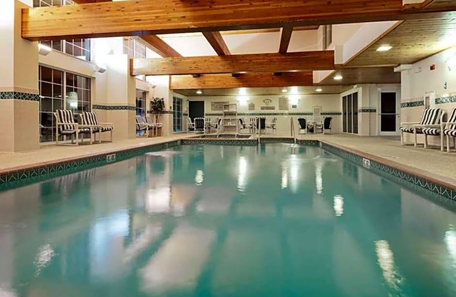 2-Star Hotel ∙ Port Wisconsin Inn and Suites