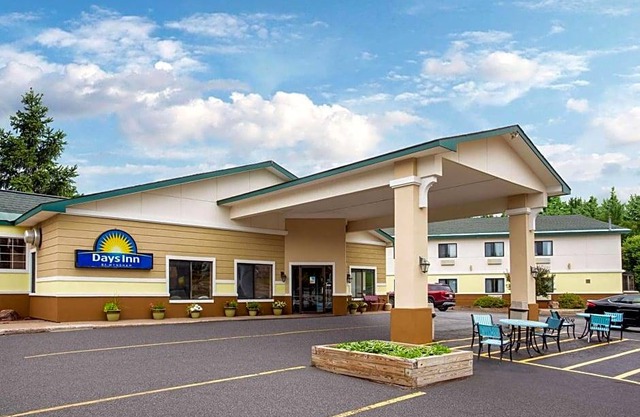 2-Star Hotel ∙ Days Inn by Wyndham Marquette