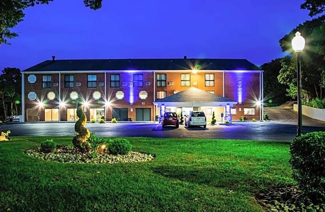2-Star Hotel ∙ Best Western Cape Cod Hotel